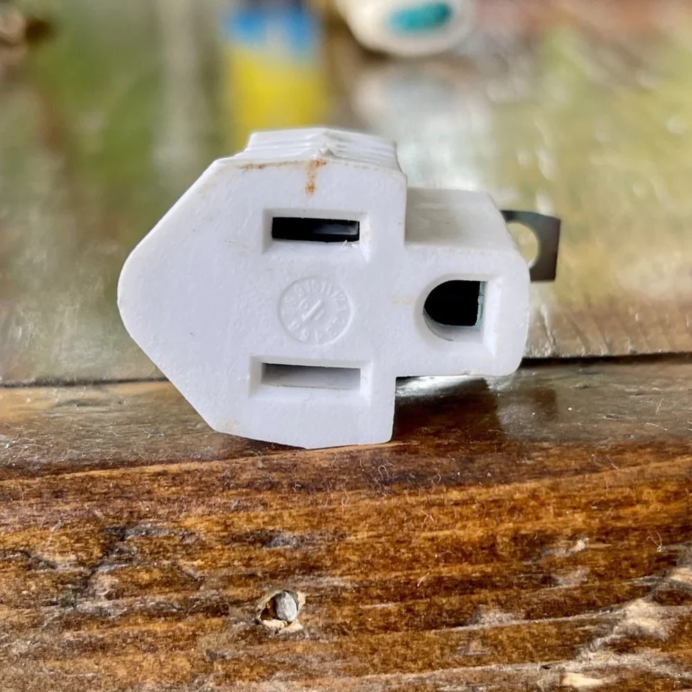 15-Amp 2 Wire To 3 Wire Single To Single Basic Standard Adapter